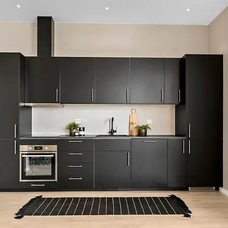 Delikat, Romslig Og Sjonaer Sentrumsleilighet * Larvik