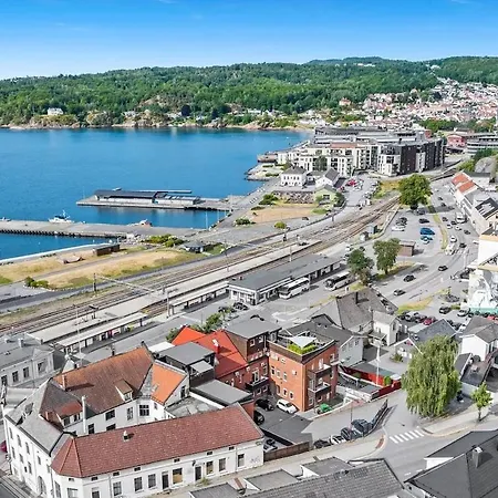 Daire Delikat, Romslig Og Sjonaer Sentrumsleilighet *