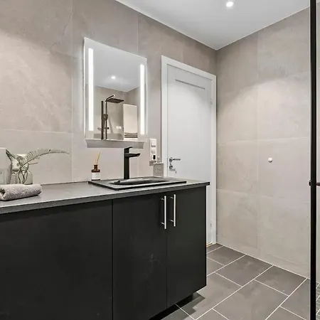 Delikat, Romslig Og Sjonaer Sentrumsleilighet Apartament *